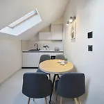 Nova 4*