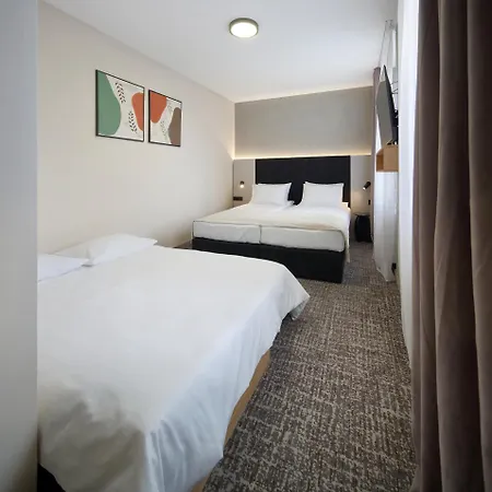 Nova 4*